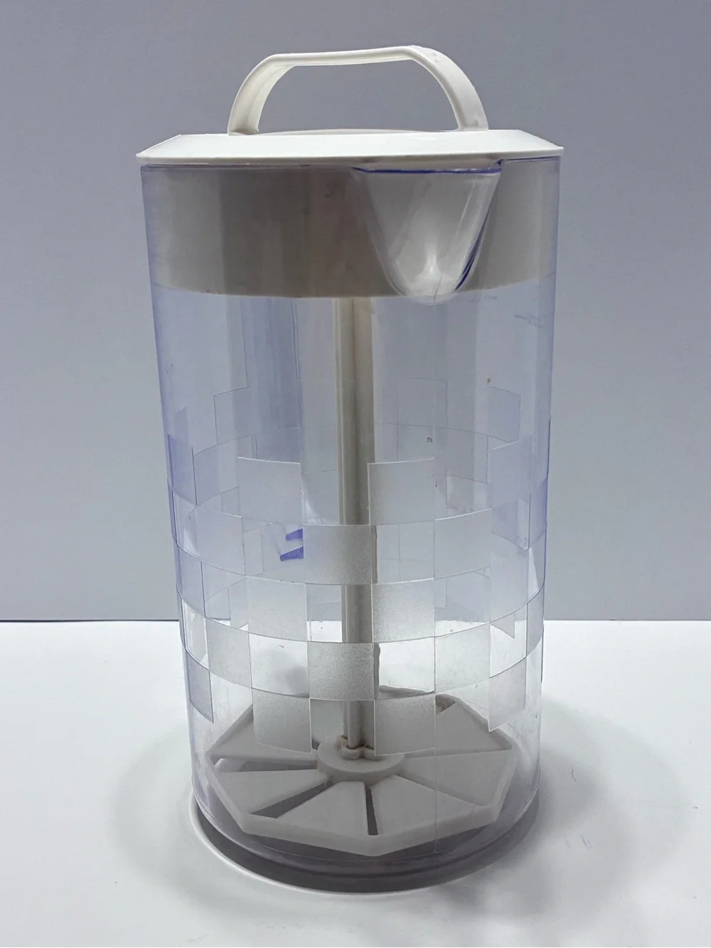 Pampered Chef #2270 Quick-Stir Pitcher 2 Quart Checkerboard Pattern W/Lid